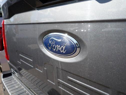 CARBONIZED GRAY METALLIC 2023 Ford F-150 XLT