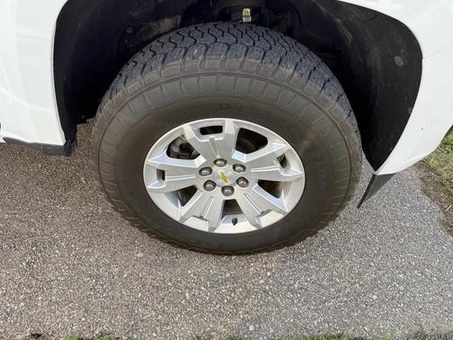 Summit White 2022 Chevrolet Colorado LT