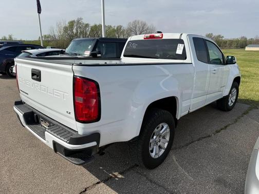 Summit White 2022 Chevrolet Colorado LT