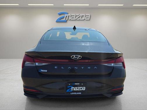 2022 Hyundai ELANTRA SEL