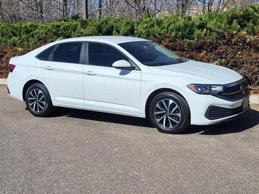 Pure White 2024 Volkswagen Jetta 1.5T S