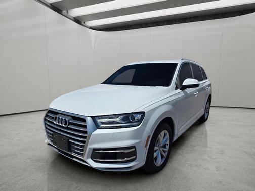 White 2019 Audi Q7 55 Premium
