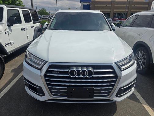 White 2019 Audi Q7 55 Premium
