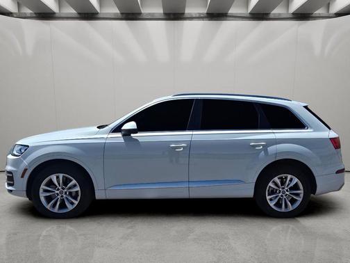 White 2019 Audi Q7 55 Premium