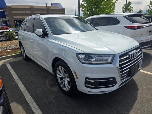 White 2019 Audi Q7 55 Premium