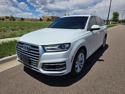 White 2019 Audi Q7 55 Premium