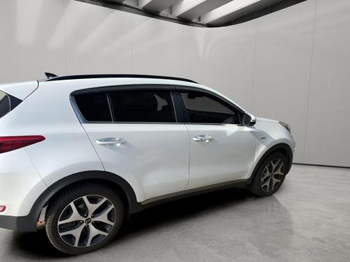 White 2018 Kia Sportage SX Turbo