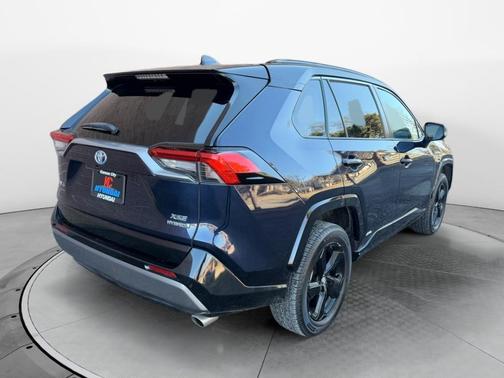 2021 Toyota RAV4 Hybrid SE
