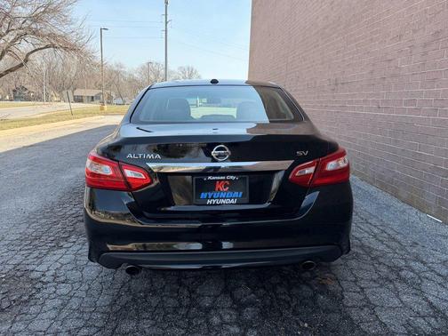 Super Black 2017 Nissan Altima 2.5 SV