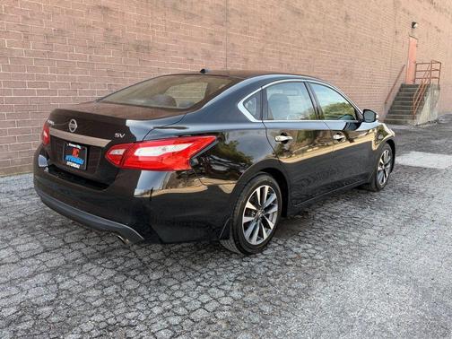Super Black 2017 Nissan Altima 2.5 SV