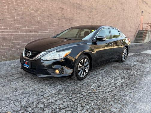 Super Black 2017 Nissan Altima 2.5 SV