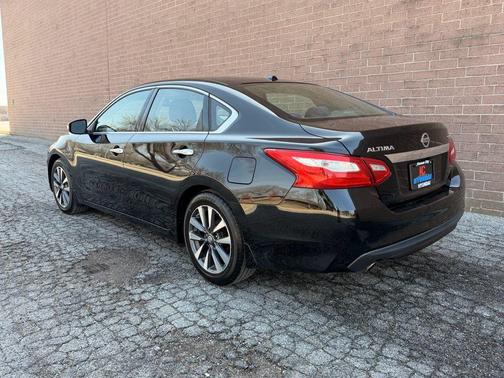 Super Black 2017 Nissan Altima 2.5 SV