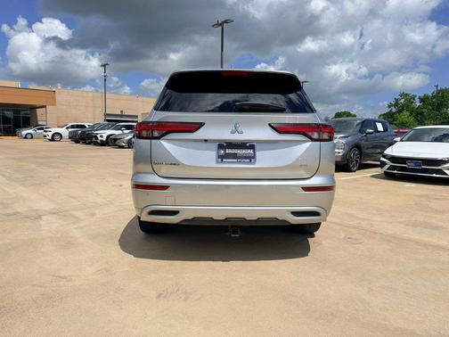 Alloy Silver Metallic 2022 Mitsubishi Outlander SEL