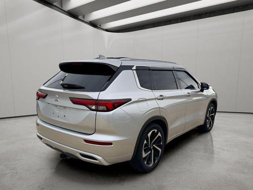 Alloy Silver Metallic 2022 Mitsubishi Outlander SEL