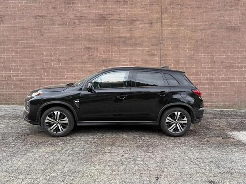 Labrador Black Pearl 2025 Mitsubishi Outlander Sport 2.0 ES