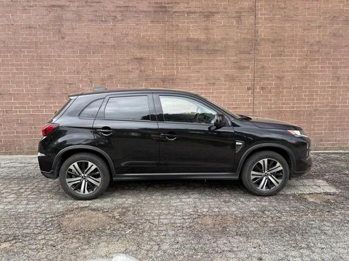 Labrador Black Pearl 2025 Mitsubishi Outlander Sport 2.0 ES
