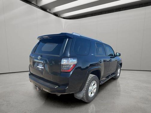 Midnight Black Metallic 2016 Toyota 4Runner SR5