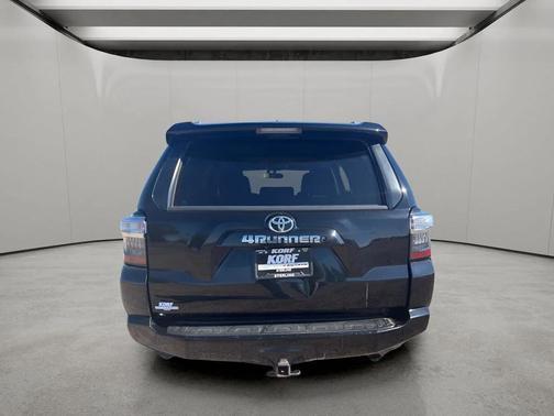 Midnight Black Metallic 2016 Toyota 4Runner SR5