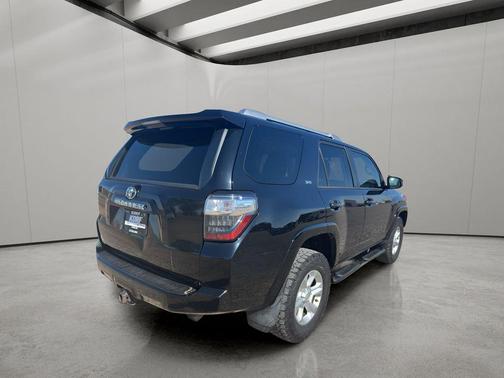 Midnight Black Metallic 2016 Toyota 4Runner SR5