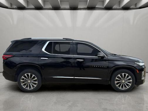 Mosaic Black Metallic 2023 Chevrolet Traverse Premier