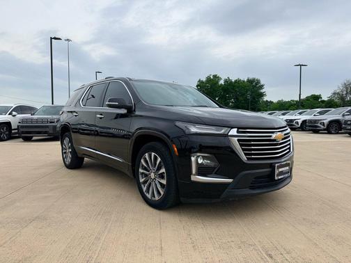 Mosaic Black Metallic 2023 Chevrolet Traverse Premier