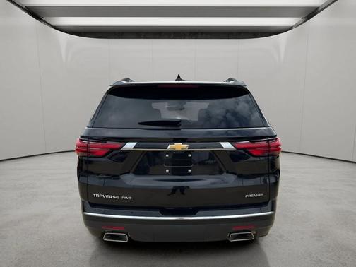 Mosaic Black Metallic 2023 Chevrolet Traverse Premier