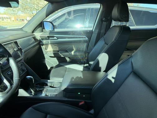 2021 Volkswagen Atlas Cross Sport 3.6L V6 SE w/Technology R-Line