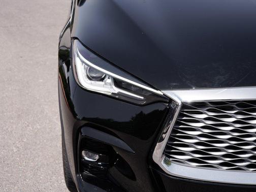 Black Obsidian 2024 INFINITI QX55 LUXE