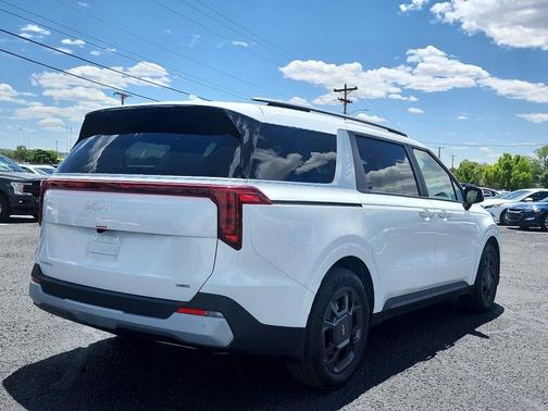 Snow White Pearl 2026 Kia Carnival Hybrid EX