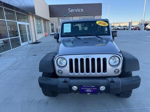 2016 Jeep Wrangler Sport