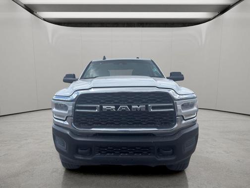 Bright White Clearcoat 2019 RAM 2500 Tradesman Crew Cab 4x4 8' Box