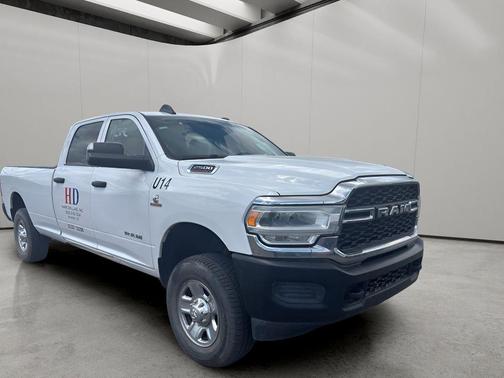 Bright White Clearcoat 2019 RAM 2500 Tradesman Crew Cab 4x4 8' Box
