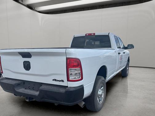 Bright White Clearcoat 2019 RAM 2500 Tradesman Crew Cab 4x4 8' Box