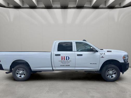 Bright White Clearcoat 2019 RAM 2500 Tradesman Crew Cab 4x4 8' Box