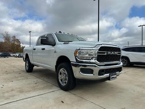 2024 RAM 2500 Tradesman Crew Cab 4x4 6'4' Box