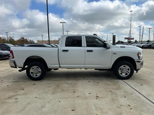 2024 RAM 2500 Tradesman Crew Cab 4x4 6'4' Box