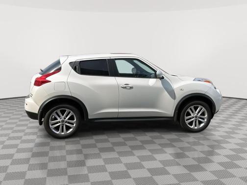 Pearl White 2014 Nissan Juke SL