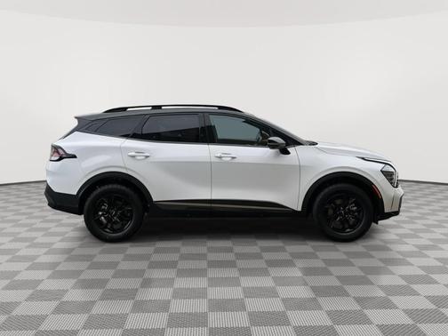 Glacial White Pearl 2024 Kia Sportage X-Pro Prestige
