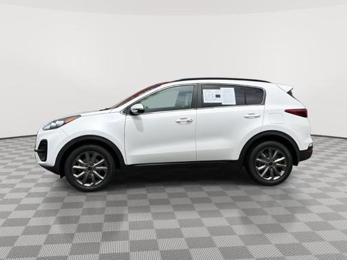 Snow White Pearl 2022 Kia Sportage Nightfall