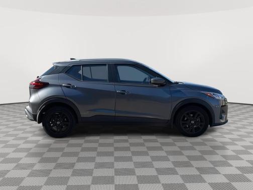 Gun Metallic 2021 Nissan Kicks SV