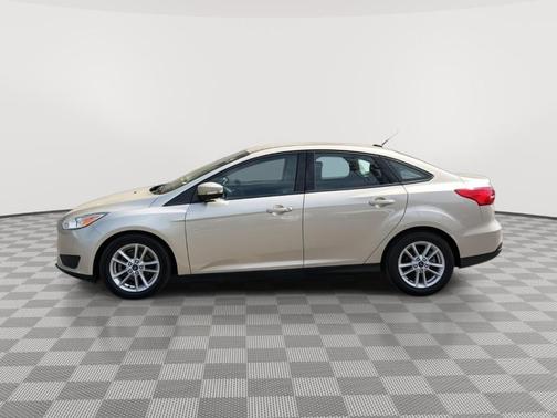 White Gold 2018 Ford Focus SE