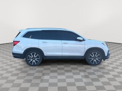 White Diamond Pearl 2019 Honda Pilot Elite