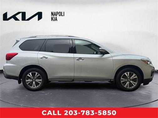 2017 Nissan Pathfinder SV
