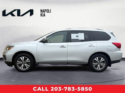 2017 Nissan Pathfinder SV