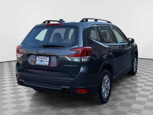 Magnetite Gray Metallic 2024 Subaru Forester