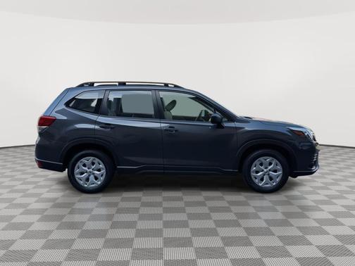 Magnetite Gray Metallic 2024 Subaru Forester