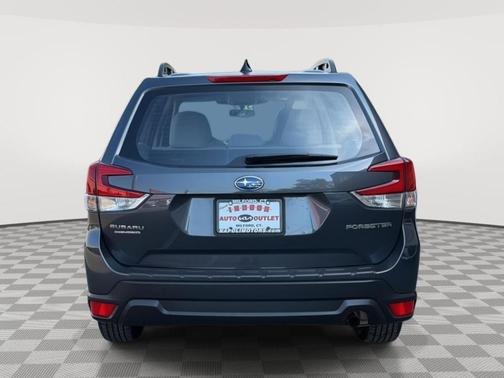 Magnetite Gray Metallic 2024 Subaru Forester
