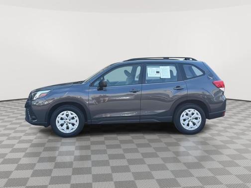 Magnetite Gray Metallic 2024 Subaru Forester
