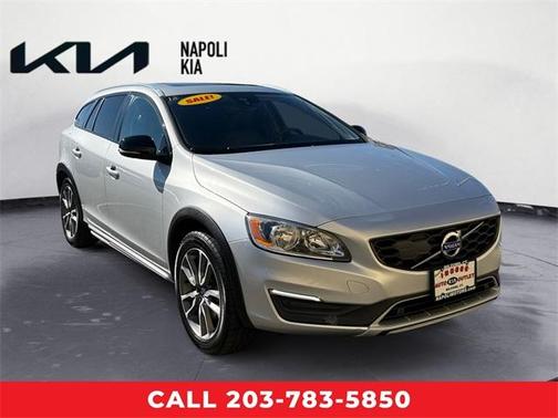 2018 Volvo V60 Cross Country T5