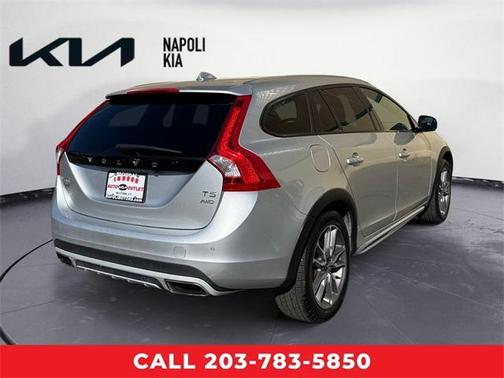 2018 Volvo V60 Cross Country T5